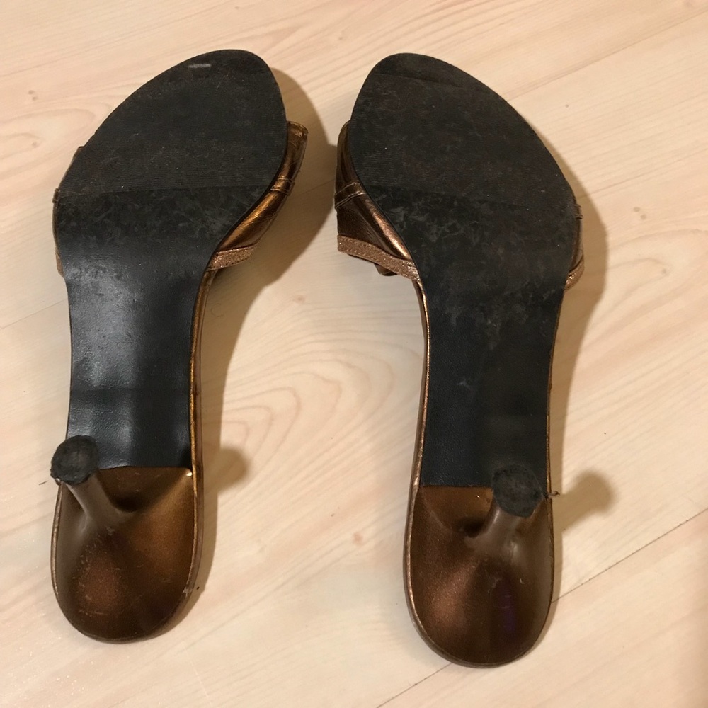 💚3/$20💚 Lena Luisa gold slip on slides - Picture 6 of 6
